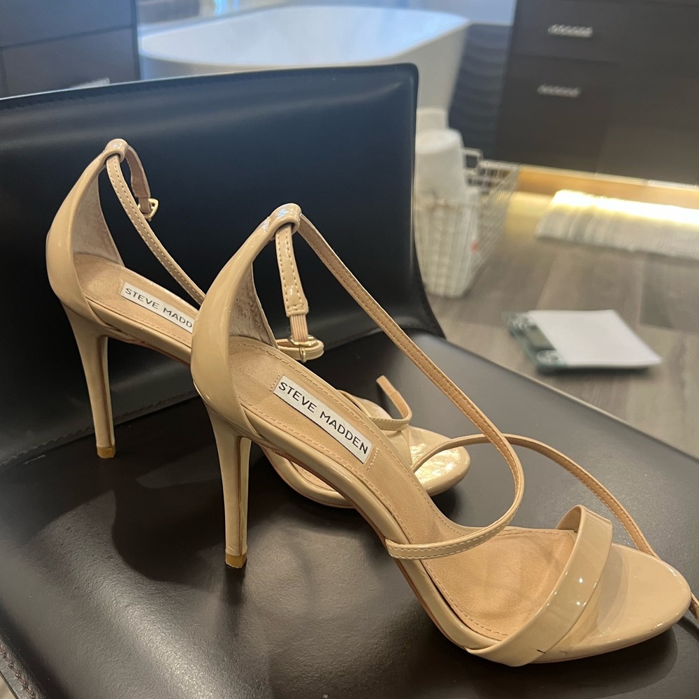 Steve Madden Strappy Heels! Perfect for all occasions!